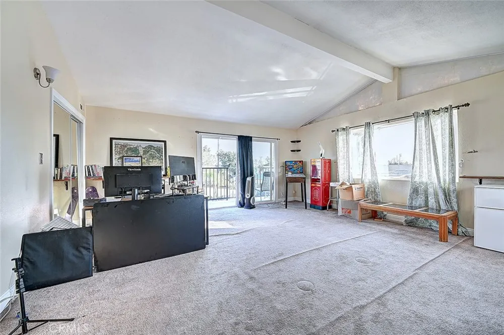 8297 E Carburton Long Beach, CA 90808