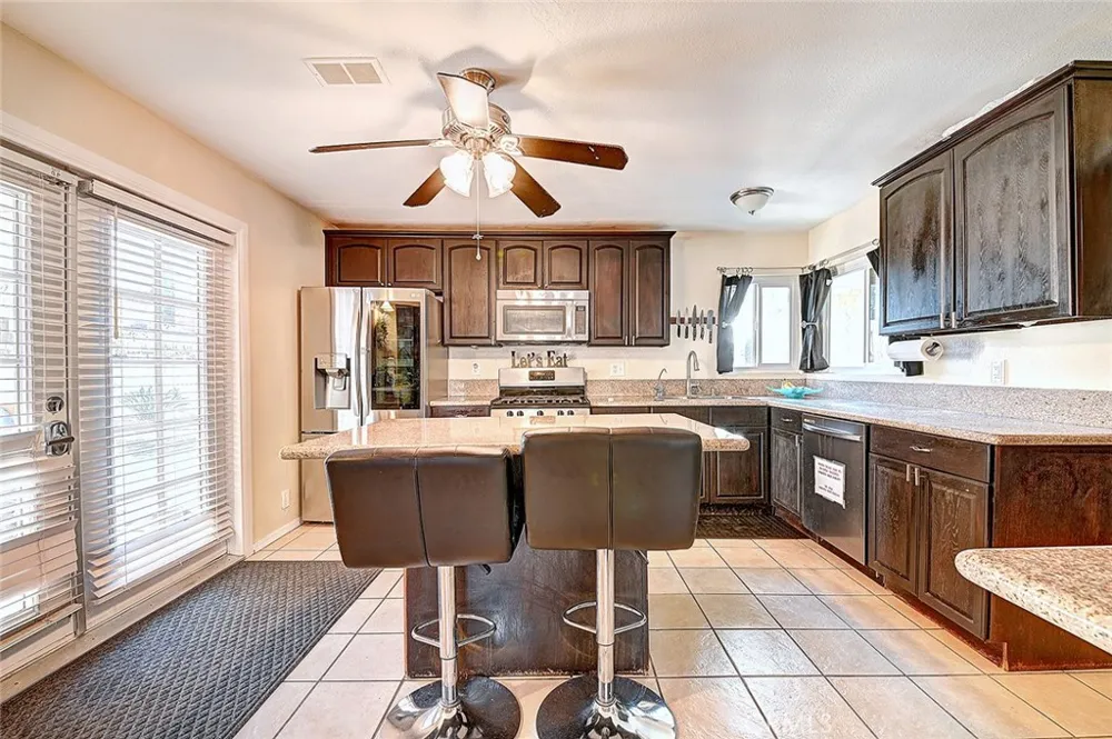 8297 E Carburton Long Beach, CA 90808