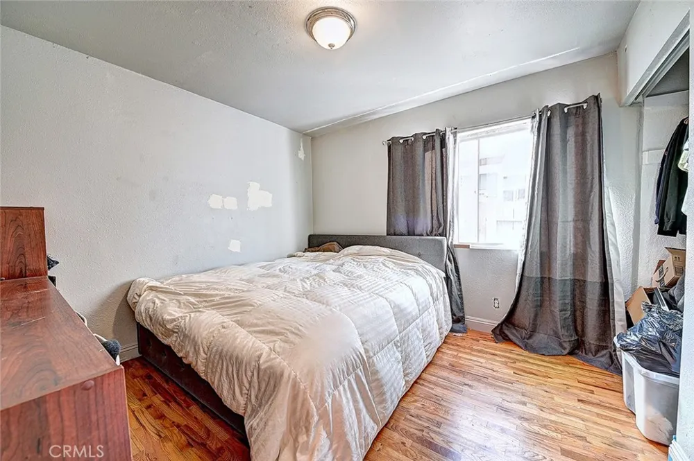 8297 E Carburton Long Beach, CA 90808