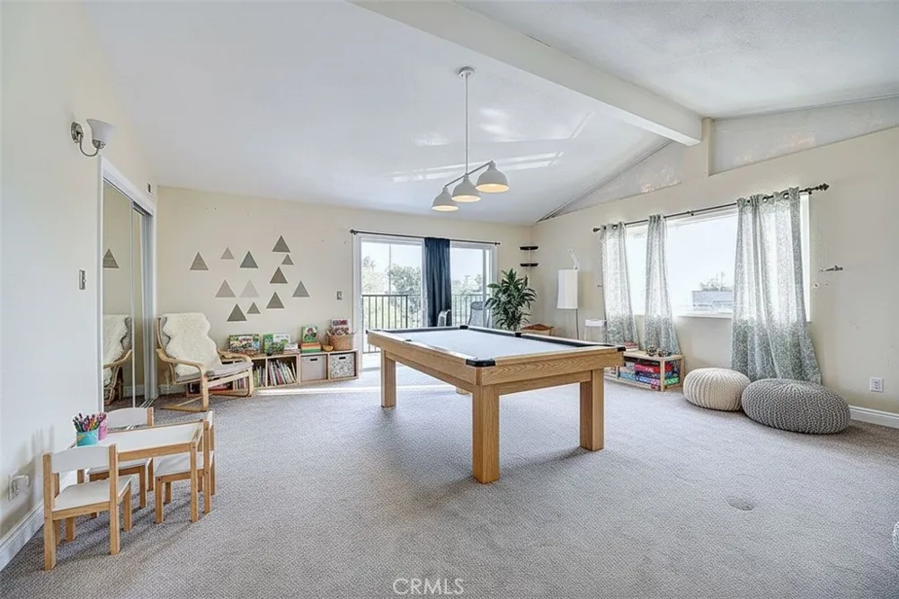 8297 E Carburton Long Beach, CA 90808