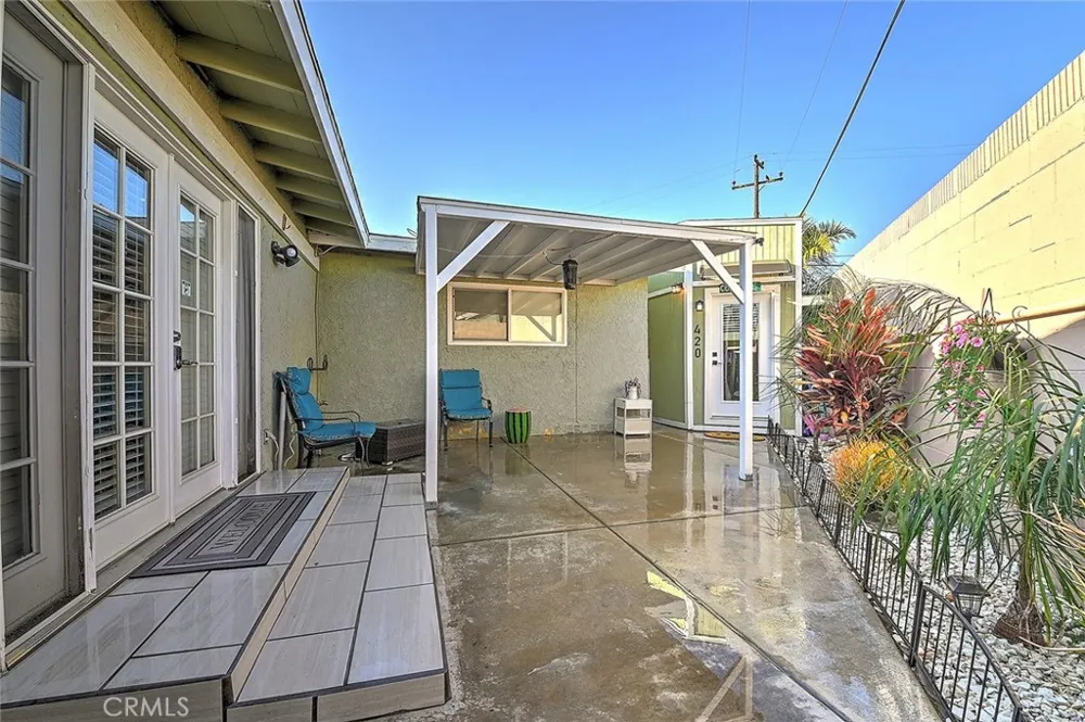 8297 E Carburton Long Beach, CA 90808