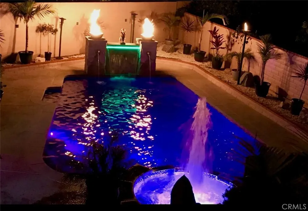 8297 E Carburton Long Beach, CA 90808