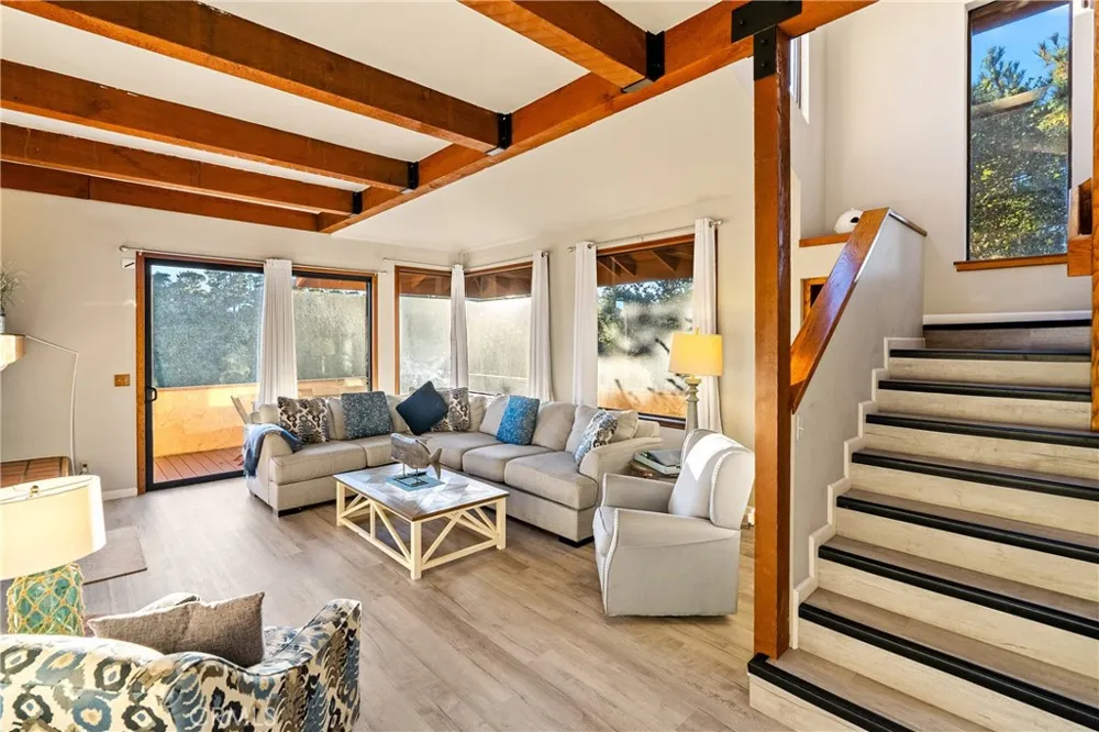 904 Hartford Street Cambria, CA 93428