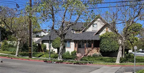 2642 Manning Avenue