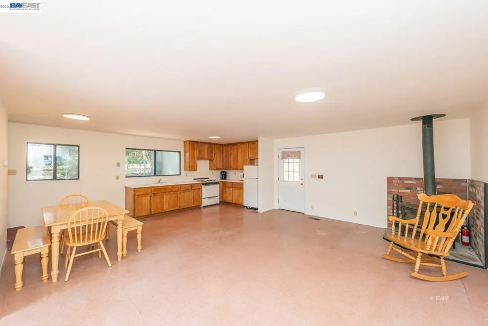 121 Mountain Aire Ln Trinity Center, CA 96091