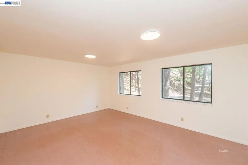 121 Mountain Aire Ln Trinity Center, CA 96091