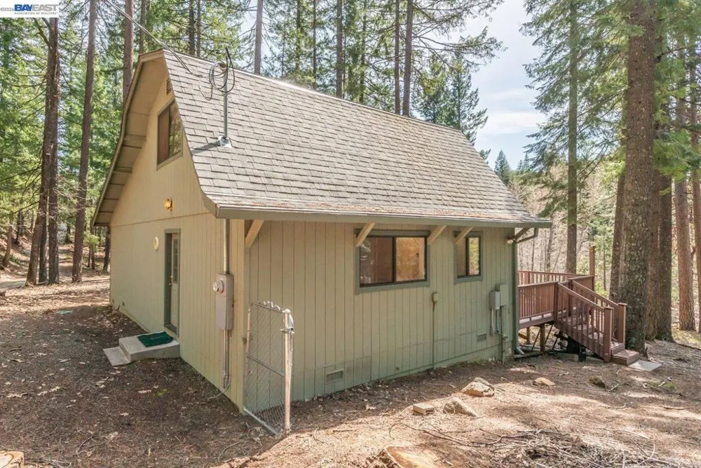 121 Mountain Aire Ln Trinity Center, CA 96091