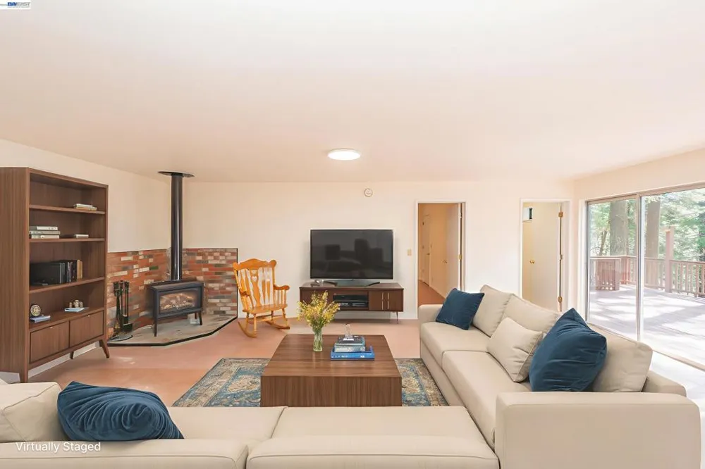 121 Mountain Aire Ln Trinity Center, CA 96091