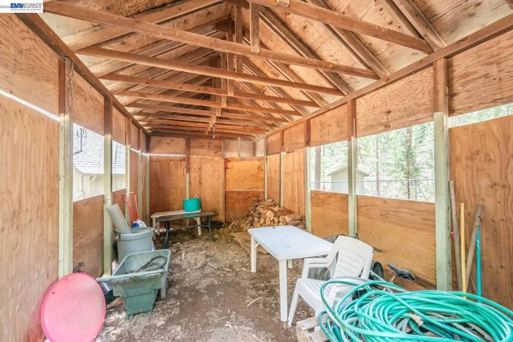121 Mountain Aire Ln Trinity Center, CA 96091
