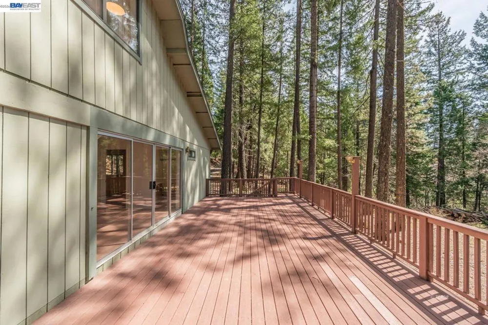 121 Mountain Aire Ln Trinity Center, CA 96091