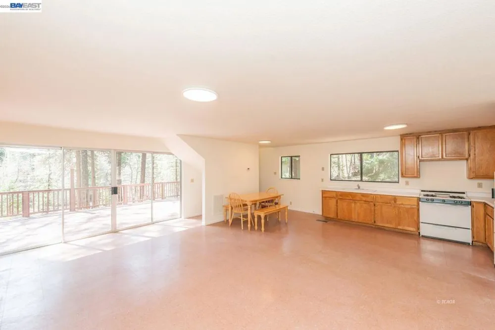 121 Mountain Aire Ln Trinity Center, CA 96091
