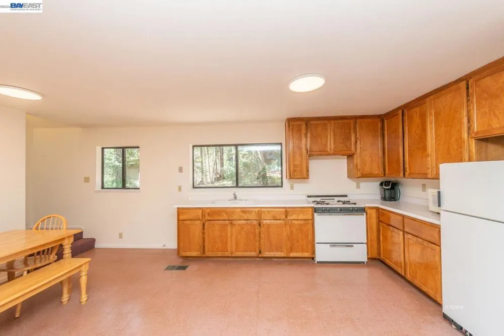 121 Mountain Aire Ln Trinity Center, CA 96091