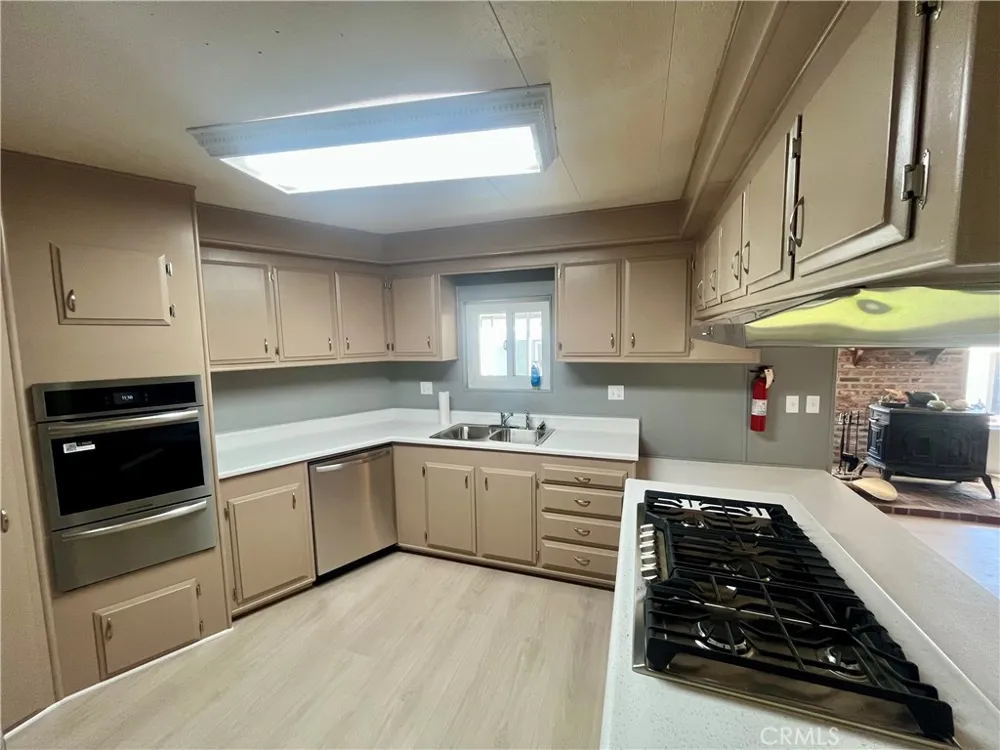 10333 Overland Cherry Valley, CA 92223