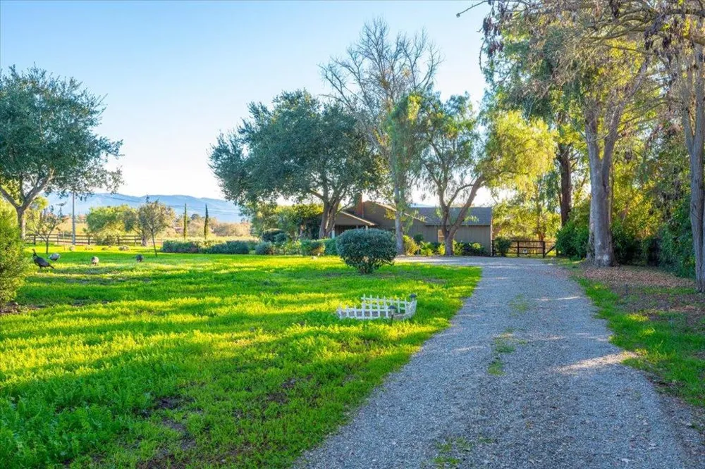 2480 Roblar Avenue Los Olivos, CA 93441