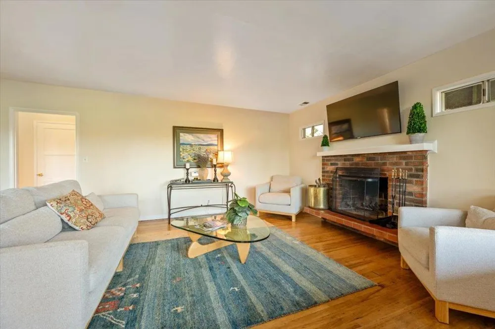 2480 Roblar Avenue Los Olivos, CA 93441