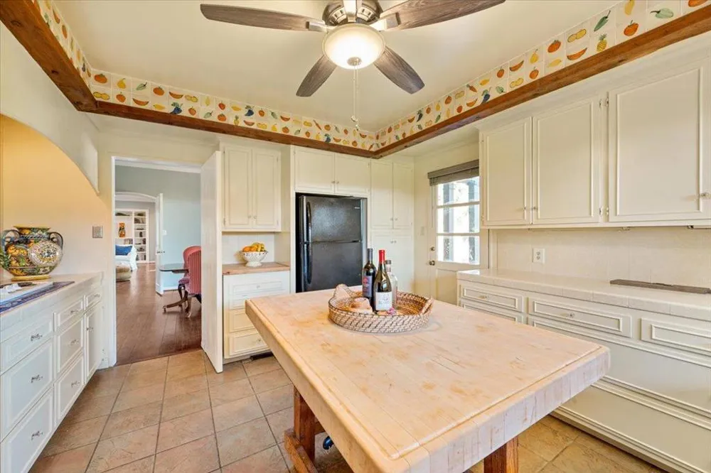 2480 Roblar Avenue Los Olivos, CA 93441