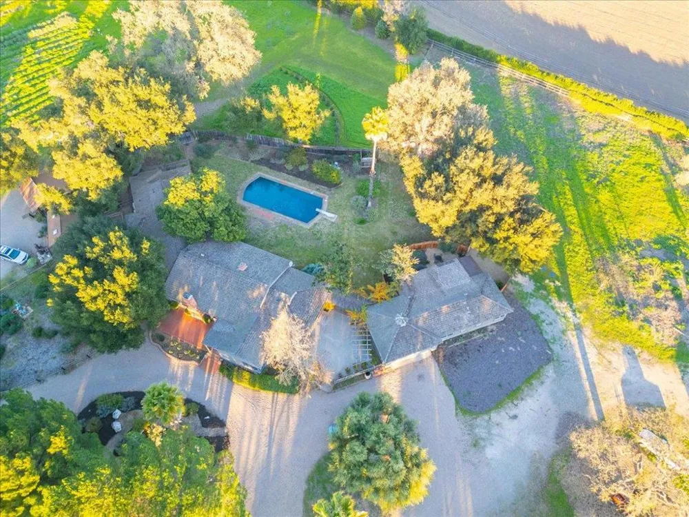 2480 Roblar Avenue Los Olivos, CA 93441