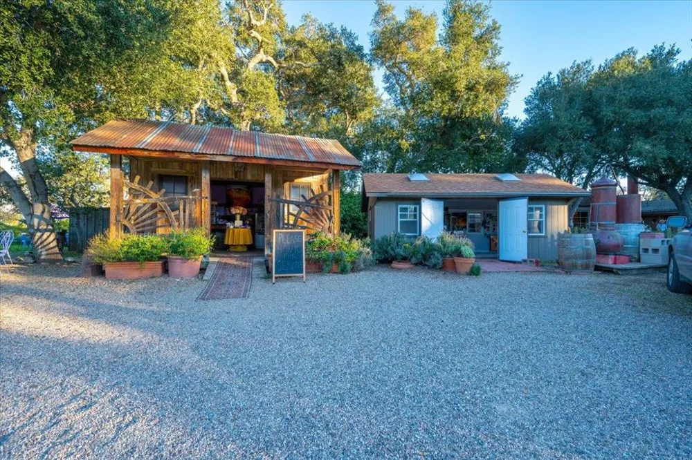 2480 Roblar Avenue Los Olivos, CA 93441