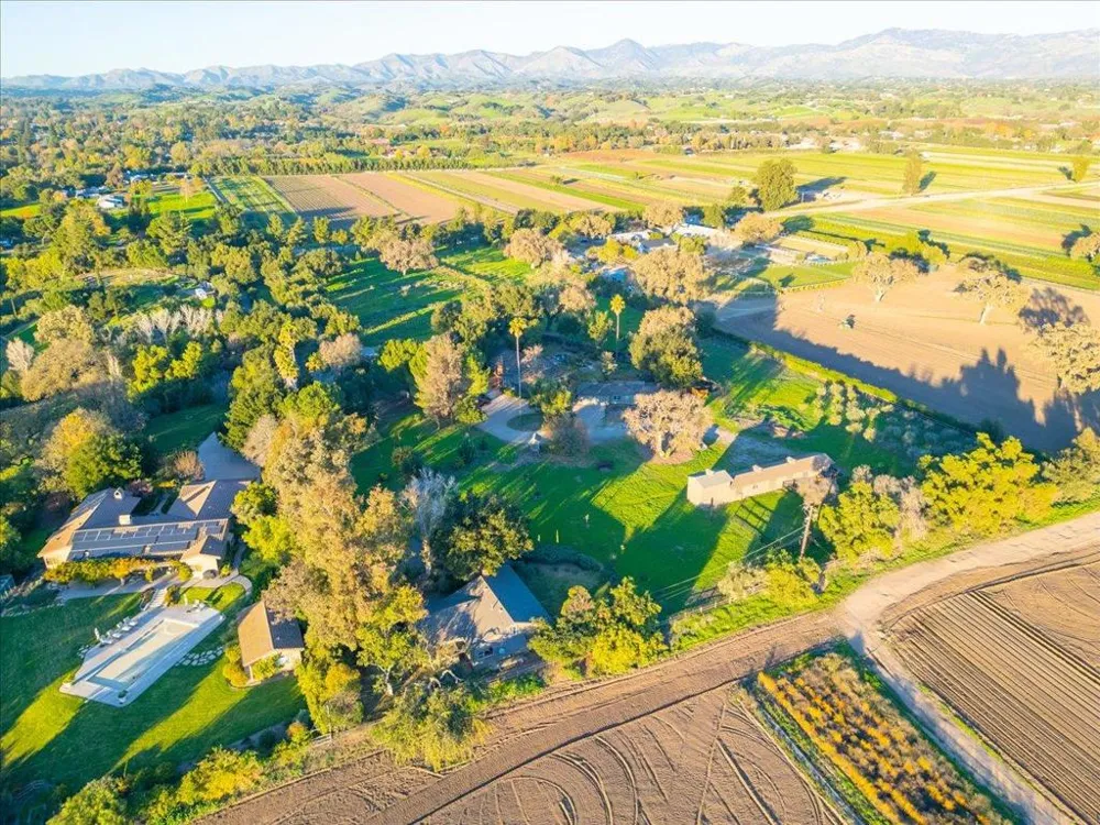 2480 Roblar Avenue Los Olivos, CA 93441