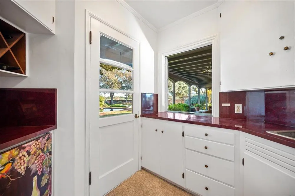 2480 Roblar Avenue Los Olivos, CA 93441