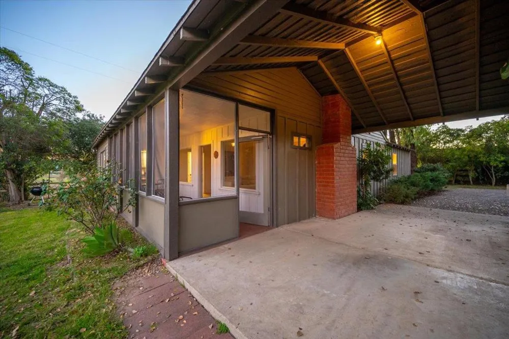 2480 Roblar Avenue Los Olivos, CA 93441