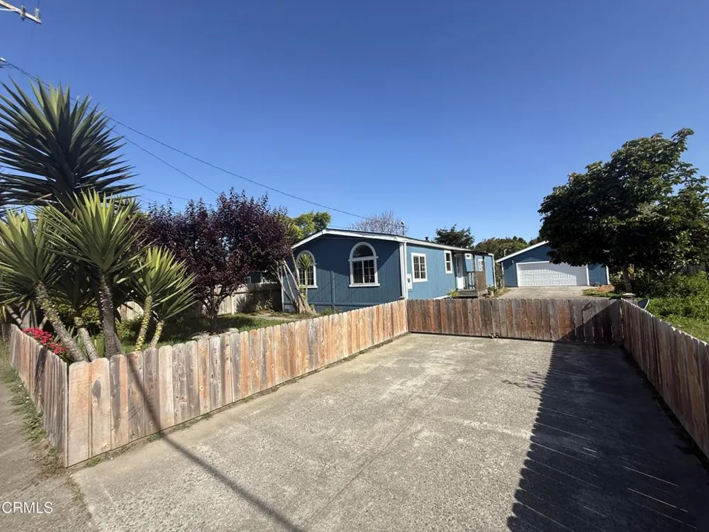 1361 E Oak Street Fort Bragg, CA 95437