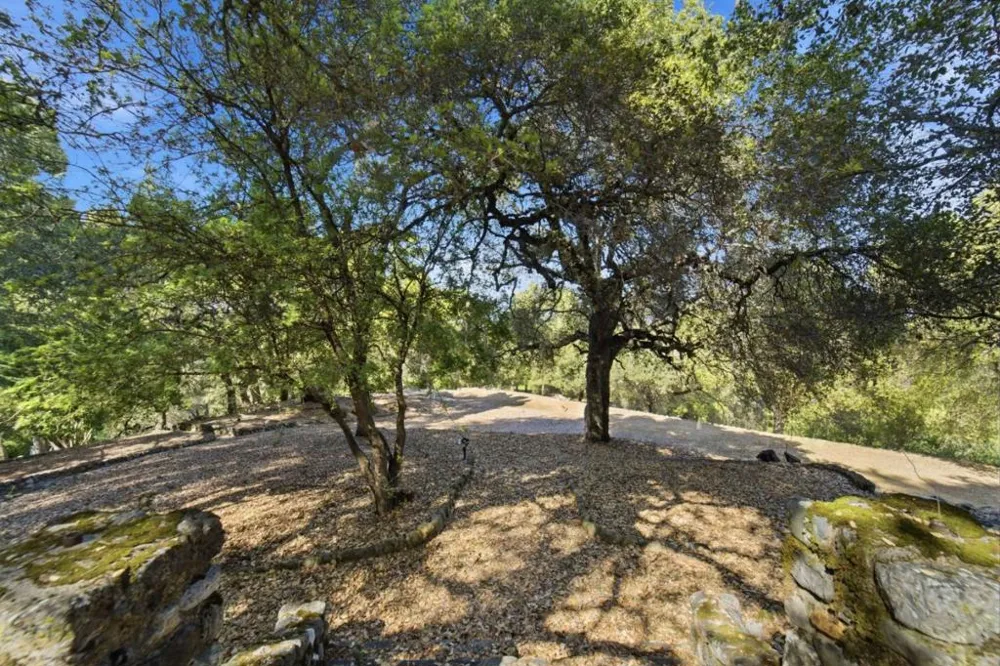 15400 Madrone Hill Road Saratoga, CA 95070