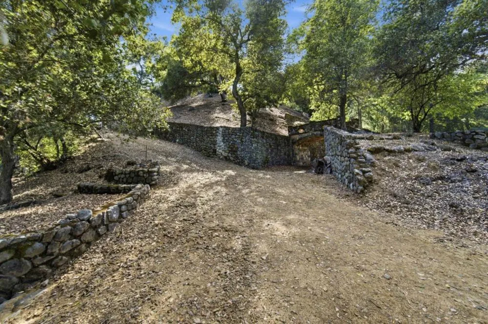 15400 Madrone Hill Road Saratoga, CA 95070