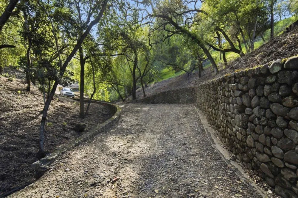 15400 Madrone Hill Road Saratoga, CA 95070