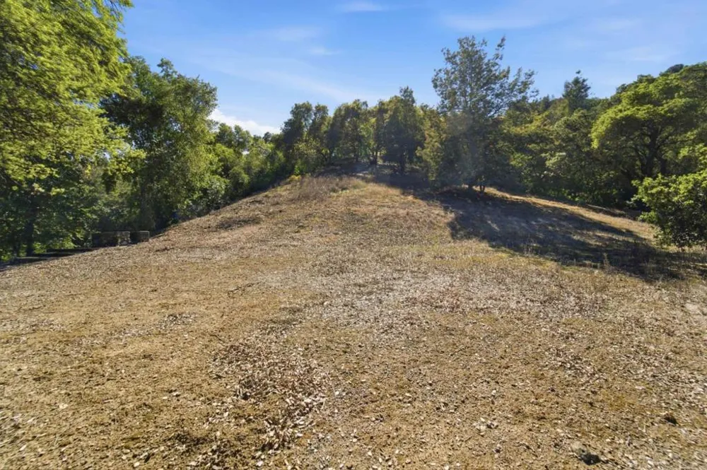 15400 Madrone Hill Road Saratoga, CA 95070