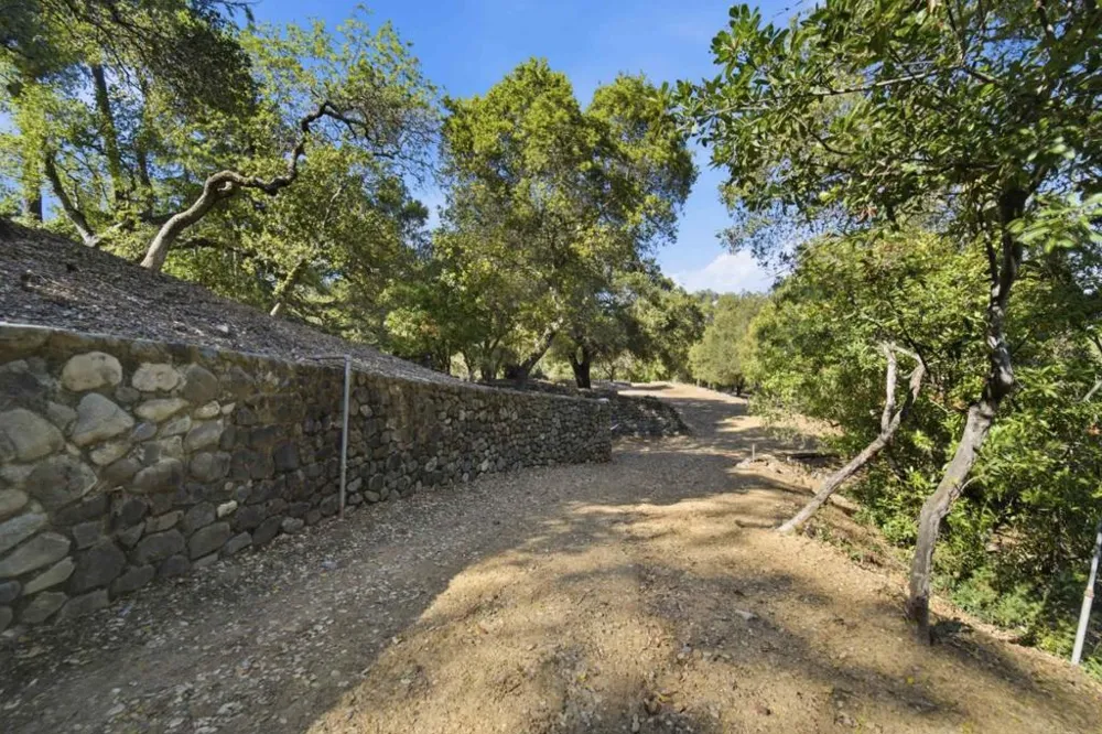 15400 Madrone Hill Road Saratoga, CA 95070