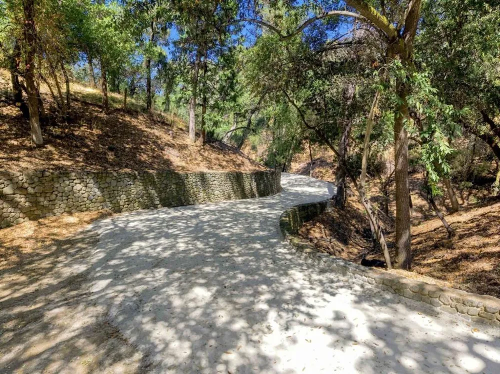 15400 Madrone Hill Road Saratoga, CA 95070