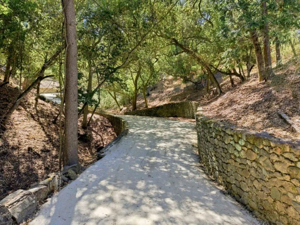 15400 Madrone Hill Road Saratoga, CA 95070