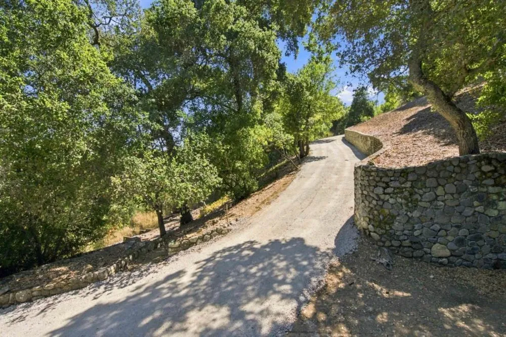 15400 Madrone Hill Road Saratoga, CA 95070