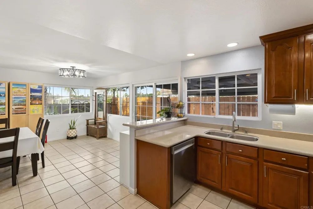 10665 Escobar Drive San Diego, CA 92124