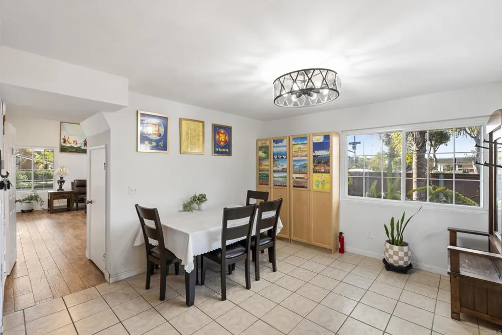 10665 Escobar Drive San Diego, CA 92124
