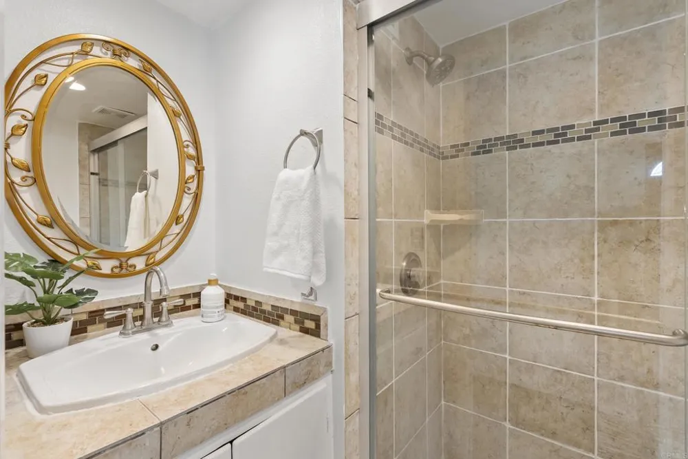 10665 Escobar Drive San Diego, CA 92124