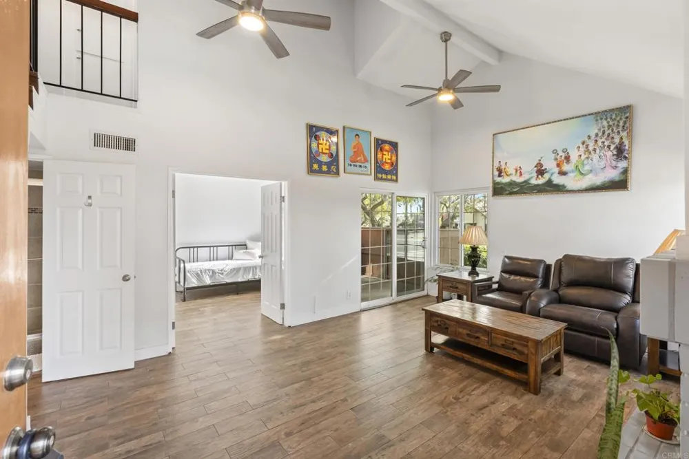 10665 Escobar Drive San Diego, CA 92124