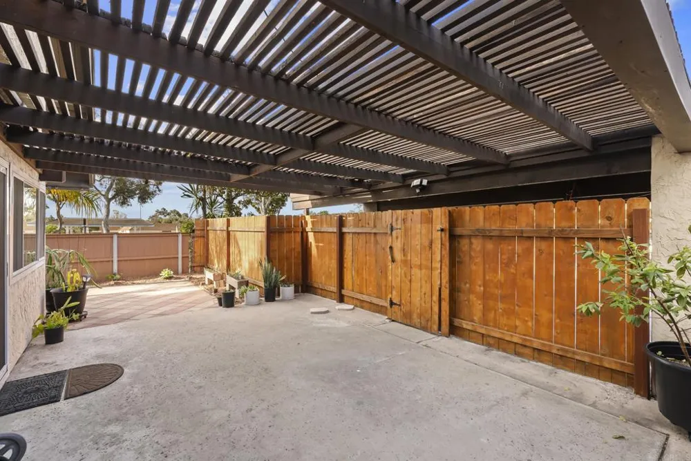 10665 Escobar Drive San Diego, CA 92124
