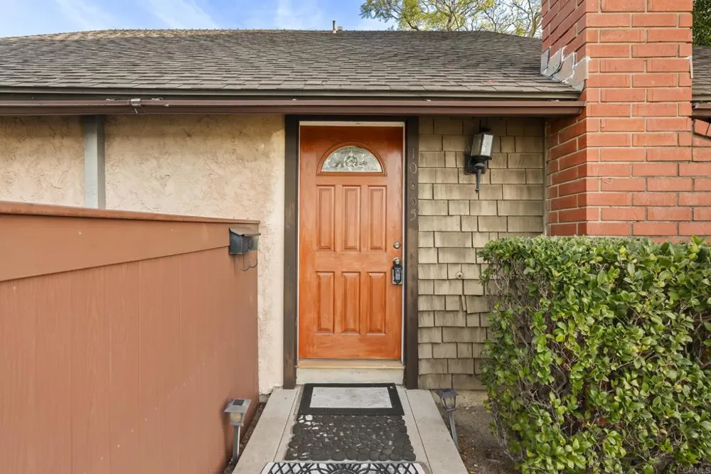 10665 Escobar Drive San Diego, CA 92124