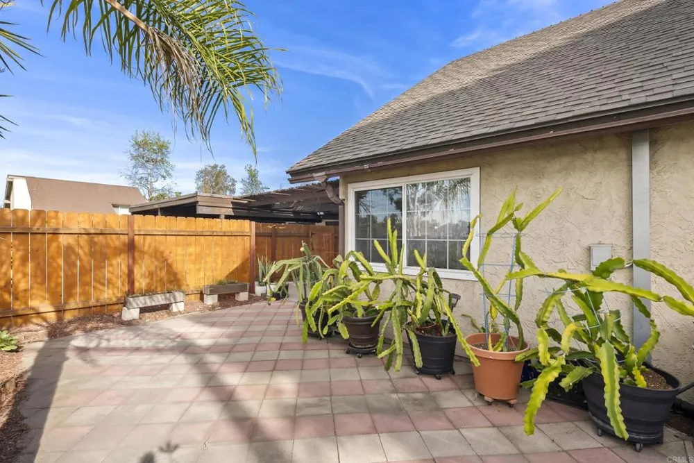 10665 Escobar Drive San Diego, CA 92124