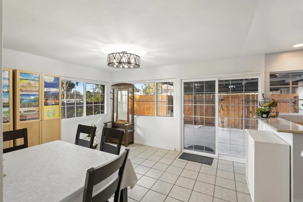 10665 Escobar Drive San Diego, CA 92124