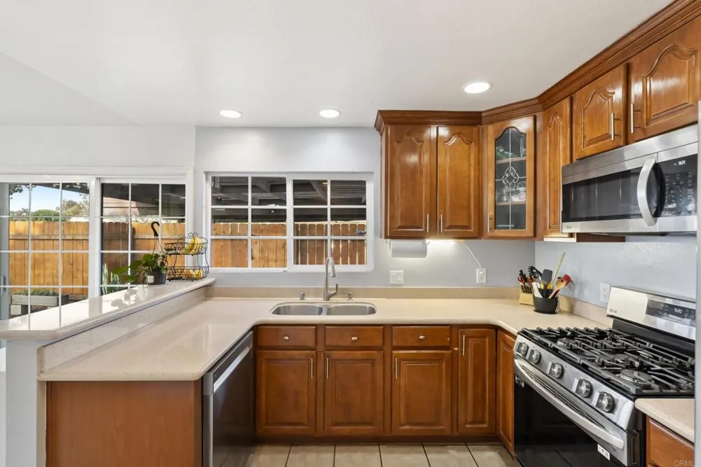 10665 Escobar Drive San Diego, CA 92124