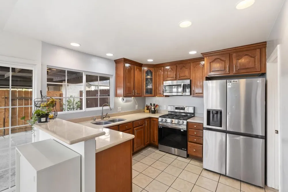 10665 Escobar Drive San Diego, CA 92124