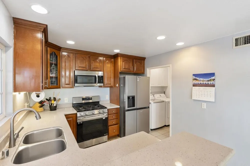 10665 Escobar Drive San Diego, CA 92124