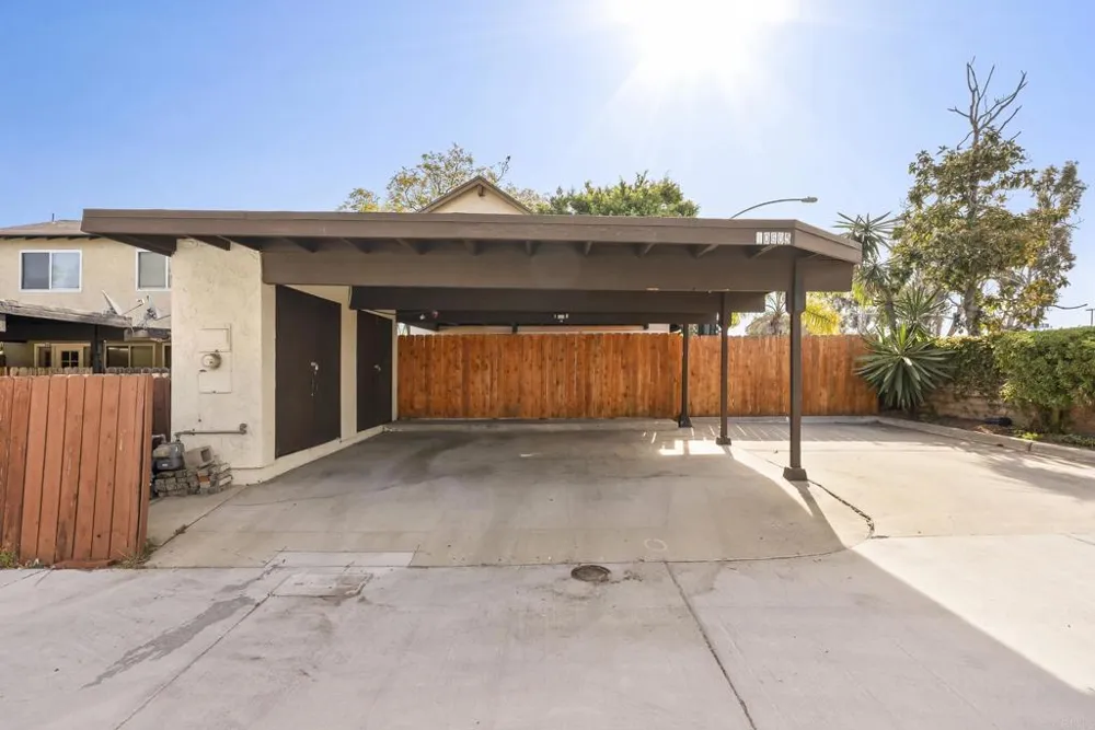 10665 Escobar Drive San Diego, CA 92124
