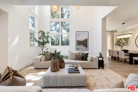 11500 San Vicente Boulevard #221