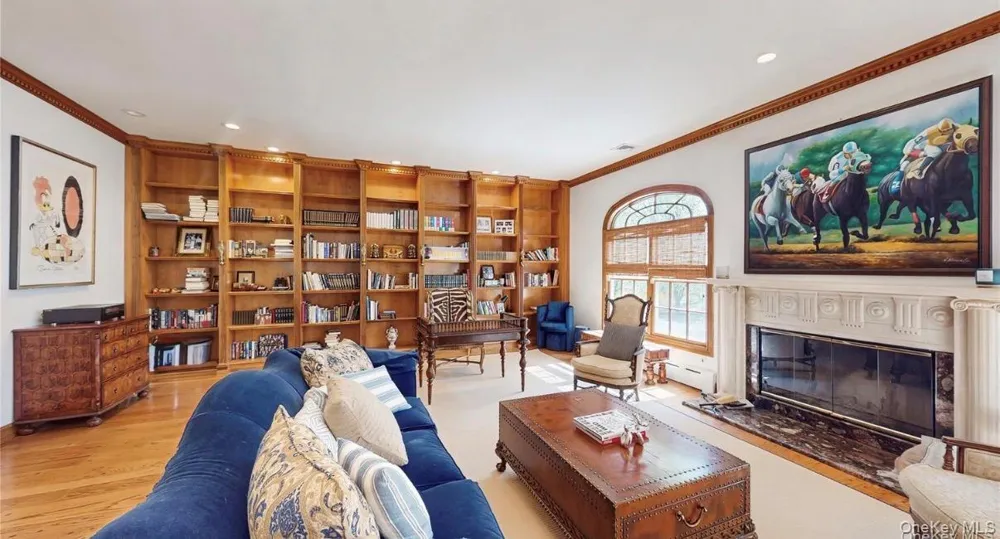 406 Duck Pond Locust Valley, NY 11560