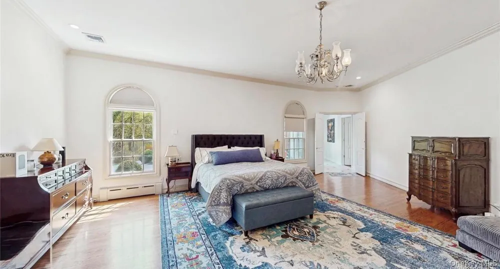 406 Duck Pond Locust Valley, NY 11560