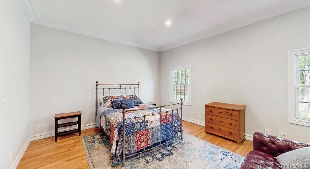 406 Duck Pond Locust Valley, NY 11560